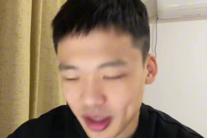 王楚淇：董方卓现在来曼联，霍伊伦给他提鞋都不配😮