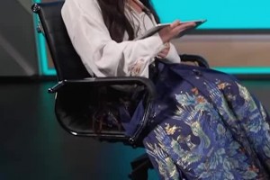 哈兰德评价张玉宁：出色的射手，发型更是顶级😁