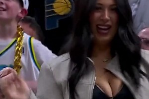 气氛真嗨！步行者女球迷带你们摇起来