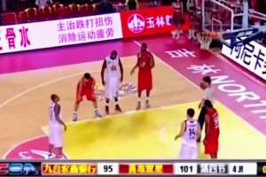 拒绝执行！最后4秒青岛领先5分 教练暂停让麦迪投三分