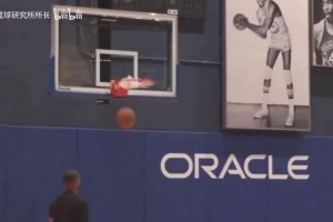 这也能行？巴特勒在勇士训练中左手投三分弹无虚发！