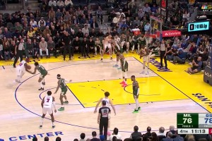 给里弗斯打无语了！巴特勒携手希尔德打出一波8-0高潮扩大分差
