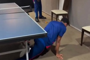 笑死😂亚马尔与尼科威廉姆斯打乒乓球，谁输了就钻乒乓球桌底