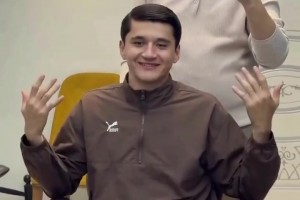 老板我是曼城回来的，给我理一个适合回村的发型🤣