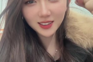 😍国足加油！美女博主：若国足今晚有奇迹，我给大家黑丝跳舞