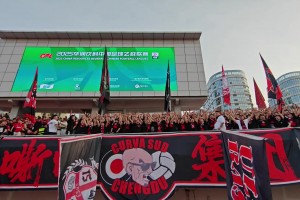 这真的是中乙联赛吗？居然这么火爆!