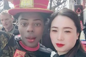 十级美颜+口红把甲亢哥整得太辣眼睛了😂