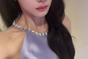 确实有韵味啊！美女主播婧雯：妹妹说紫色很有韵味~