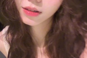 这竟然是梅州客家的女球迷🤭确实有点广东风情的姿色呢~