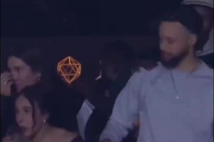 🔥勇士 全队团建观看 梅西 比赛，打湖人前都这么放松的吗😁