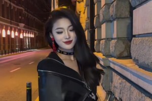 这是中国女足！？这黑暗系的性感姐姐也太帅了吧😝