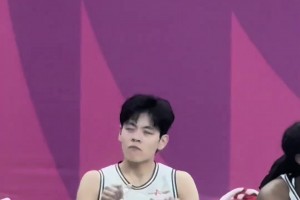 刘维伟老婆晒和刘维伟的一些聊天纪录：满屏看到辛苦了老婆字样