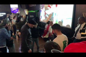 在伦敦酒吧看阿森纳vs皇马，赖斯轰世界波引爆全场😱