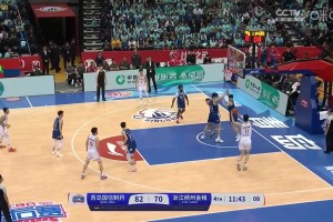 这静态天赋是真可以啊！杨瀚森站帽余嘉豪，动都不带动的！