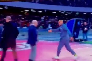 😂国外网友调侃：这是马蒂奇赛后见到奥纳纳的样子