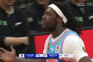 😵双刃剑！哈雷尔旱地拔葱补扣 紧接着回防危险动作吃到违体