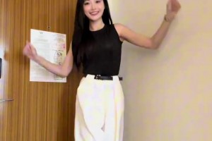 😍孟超晒自拍：常规赛正式收官啦，咱们季后赛见啦！