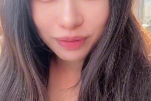 大老师：今天来吃份哈兰德同款三明治，这大小很适合他的嘴巴🤣