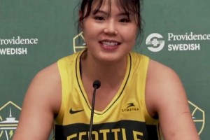 小宝真棒啊！李月汝接受英语采访对答如流毫无压力👍👍👍