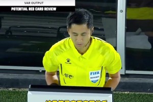 世界杯裁判里第一个黄种人，不怕裁判乱发牌就怕裁判不发牌🤣