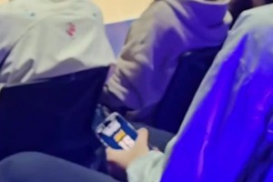 模板约基奇？杨瀚森的手机壁纸就是偶像约基奇15号球衣😍