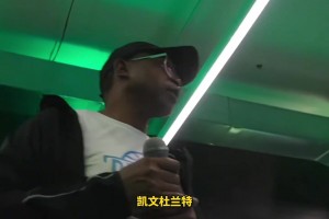 观察仔细，发现孩子们的走路姿势都和老科一样🥺...
