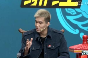 你好幽默！郭艾伦谈孙铭徽大脚踢球：篮球打乏了想证明脚法😅