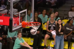 WNBA常规赛 康涅狄格太阳 52-100 纽约自由人 集锦
