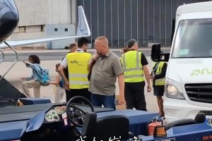 乔丹上身都那么胖了，下半身还那么纤细，这就是黑人的天赋吗？