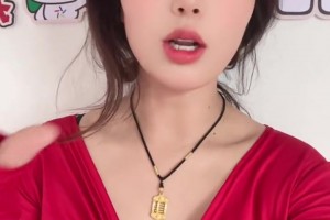 女球迷：国足今晚拿下巴林，我把自己当盲盒抽了👀