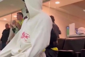 加盟？字母哥现场观战巴西比赛，仿佛在呐喊：巴西才是我的主队~