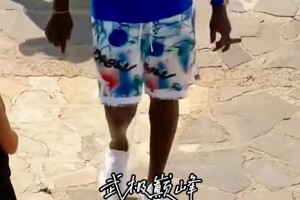 GOAT的气场！帮主从葡萄牙旅游到了意大利 雪茄依然是标配