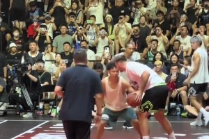 东契奇中国行 一点也不卖力啊 😂