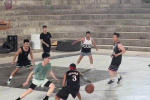 张子宇中国女篮 一站起来简直就是：哇～