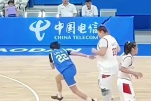大宝贝各种弹飞人，对手都被打哭了😂
