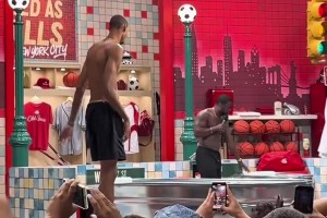 文班亚马中国行结束返美 将录制凯文哈特节目“和蛋蛋一样冰”