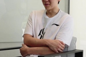 杨瀚森爆料：试训时曾给对手上课 输得气上头都不跟我击掌😹