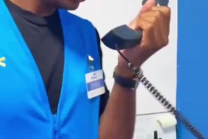 保罗找到新工作了！第一天上班显得十分生疏😂