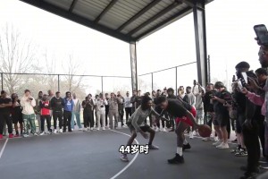 两年前利拉德在雄鹿第一次拍摄定妆照，感叹：我从没有过这场面！