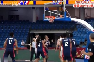 黄金一代！杨瀚森U19对阵美国队8分10板7助6盖帽集锦！