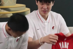 杨瀚森签约成功，拿到了属于自己的NBA战袍🏀