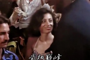 乔丹出席活动，身边的女士看他眼神无不拉丝