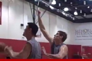 杨毅：姚明最喜欢打戈贝尔这样的 艾顿来就是白给😂😂