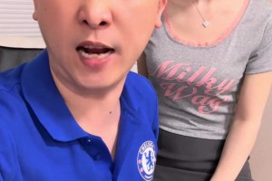 曲奇斥美女：看电影不如看球赛，你不要穿个黑色走来走去的🤣