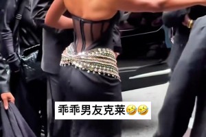 乖乖男友克莱上线了😂