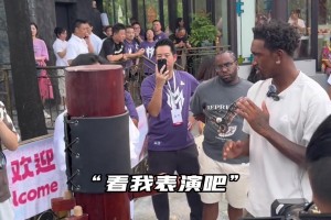 咏春，蒙克🫴！蒙克中国行看到木人桩忍不住学了几招😆