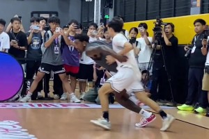 “NBA现役球星打球真不开玩笑” 蒙克下手是真一点不留情啊😂