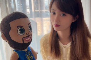 奥尼尔：我和麦迪能拿三个，跟库里能拿六个总冠军！
