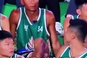 贵州字母哥最后3秒才被杨鸣叫上场，直言：这是侮辱人