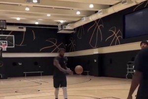被教练吐槽！杰威回忆被小卡KD克莱打爆的时刻：欢迎来到NBA！